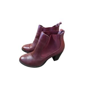 Isaac Mizrahi Red Leather Mary ankle booties size 8.5
